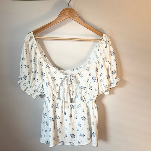 Altar’d State | Floral Puff Sleeve Top - White and Blue floral | Originality - Picture 3 of 5